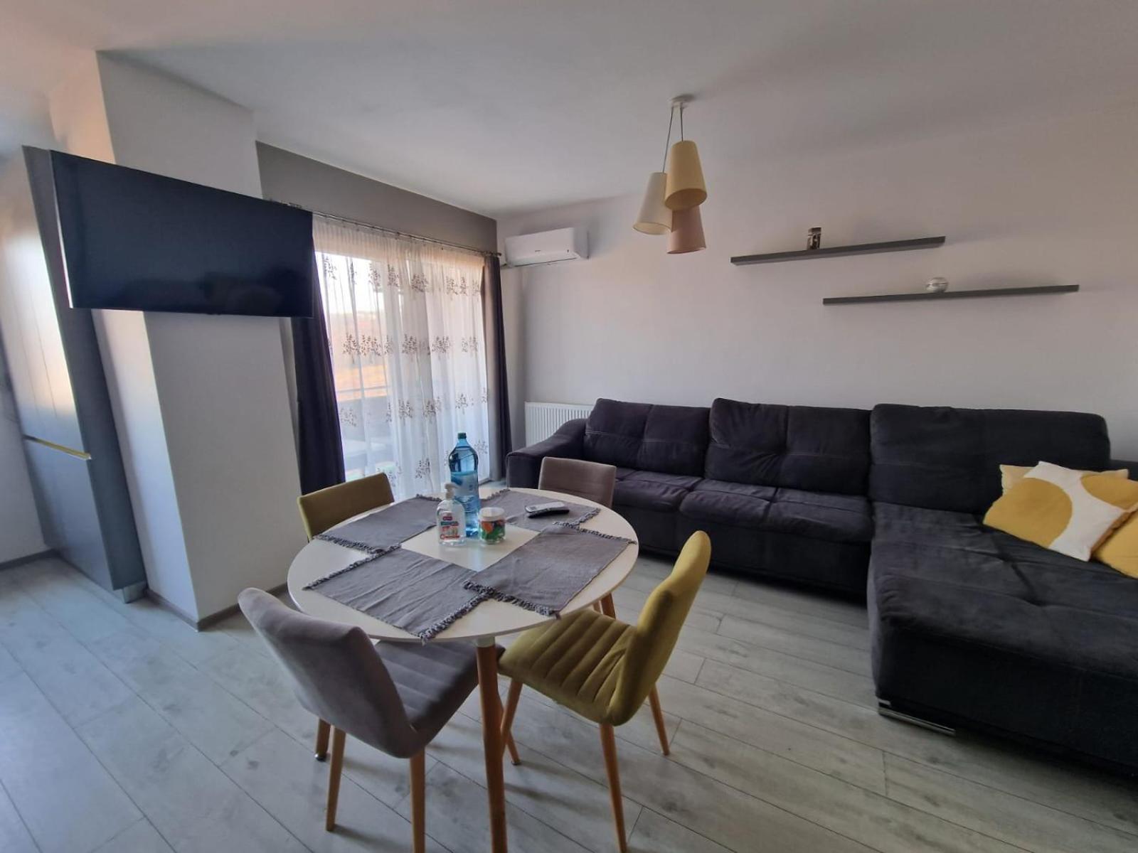 Gray Apartment Nearby Amethyst & Vivo Mall Floresti  Exterior photo